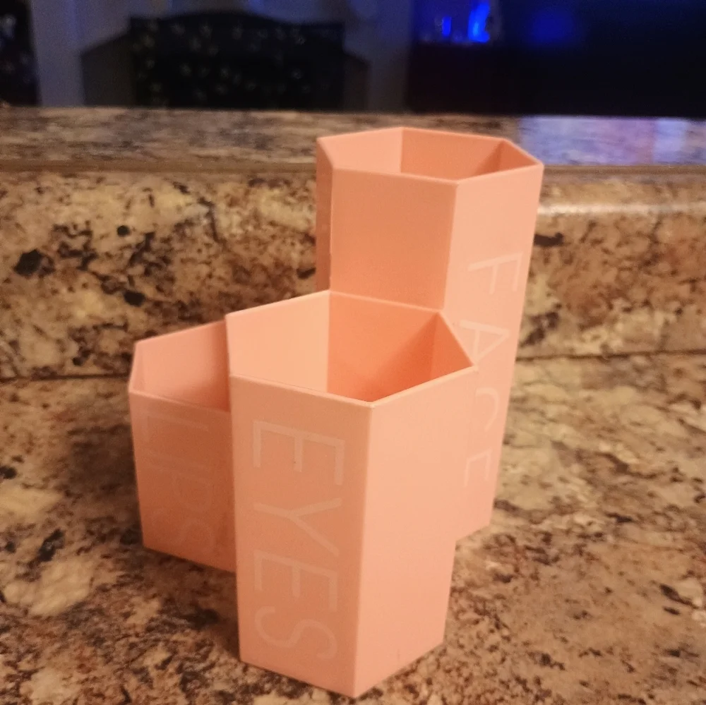 Pink And White NHexagonal Makeup Holder Newn Eyes Lips Face